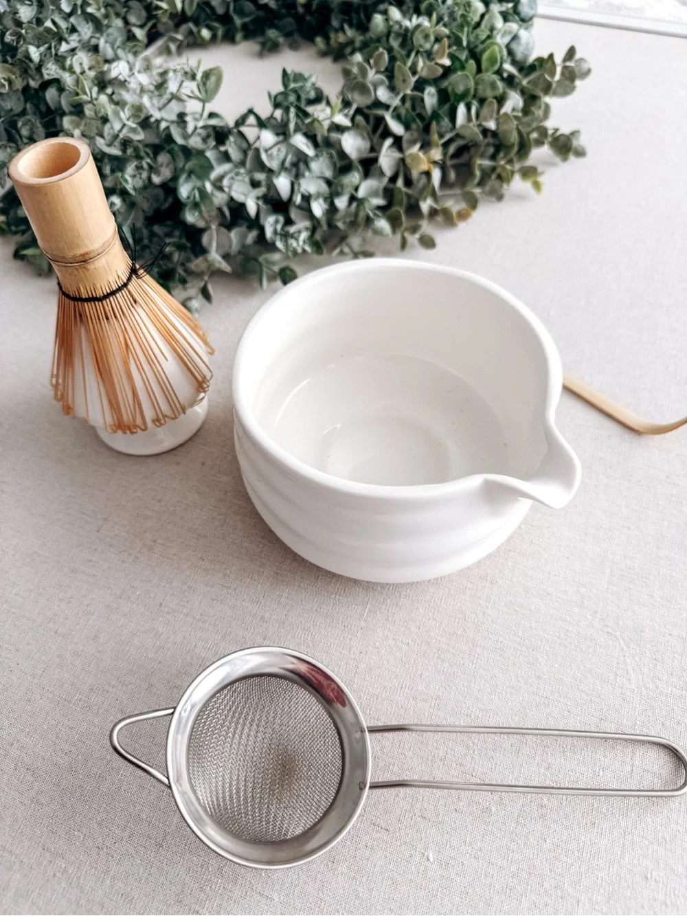 Ceramic Matcha Bowl with Bamboo Whisk and Tea Strainer - White